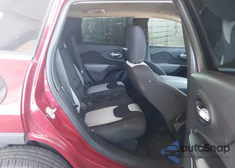 2014 Jeep Cherokee Latitude z USA, uszkodzony, nr VIN 1C4PJLCB1EW123448